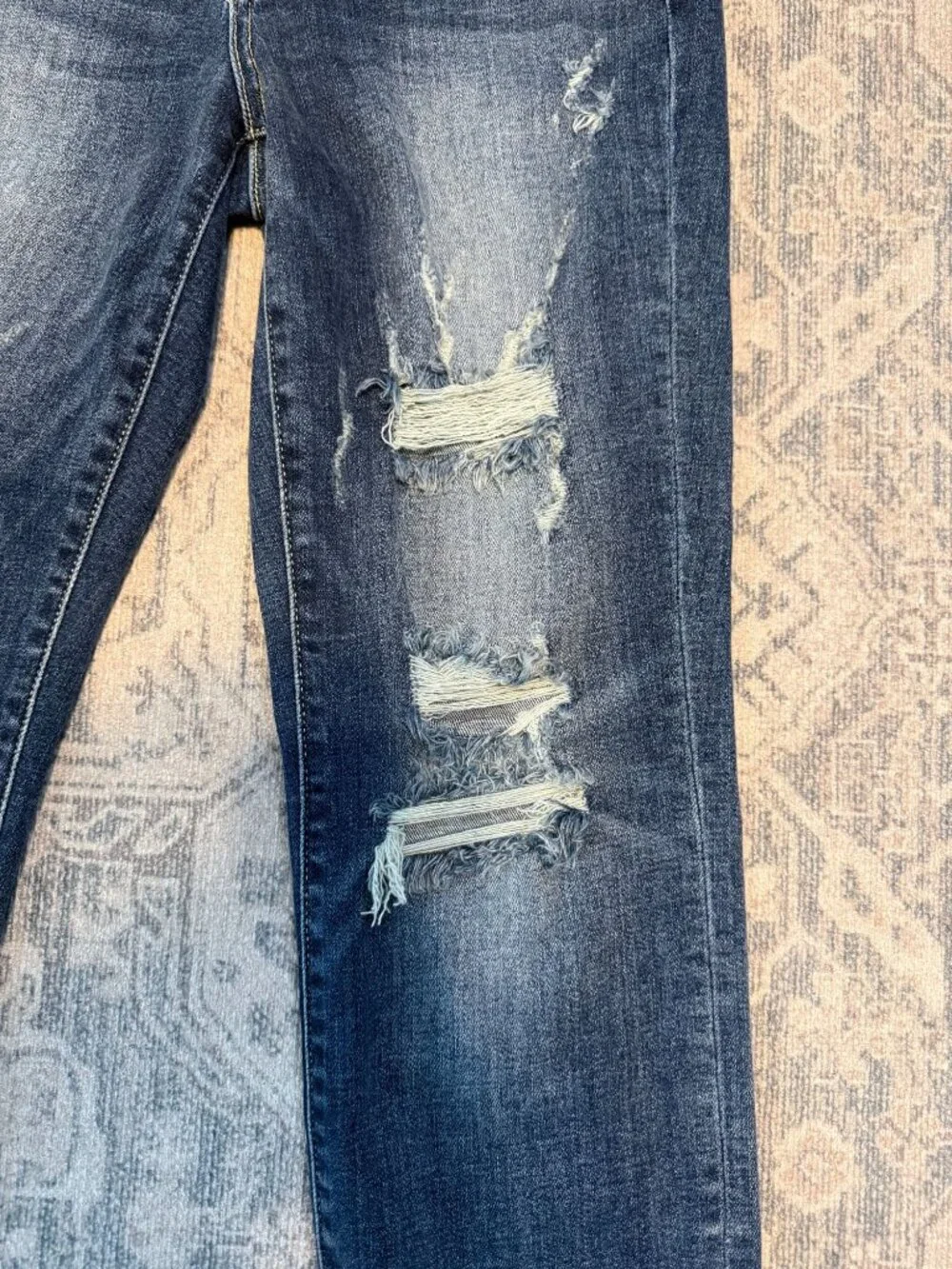 Judy Blue Boyfriend Fit Medium Wash Distressed Mid Rise Jeans 3/26 Stretch Boho